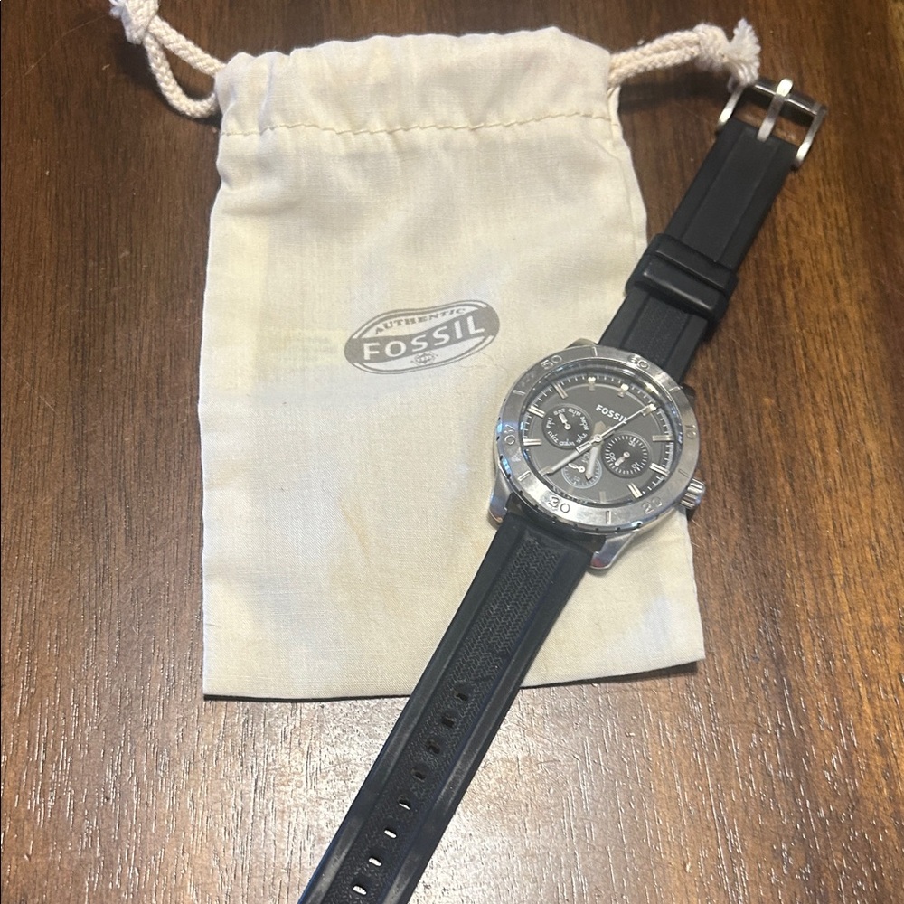 Fossil Black and Silver Men's Watch with Bag
